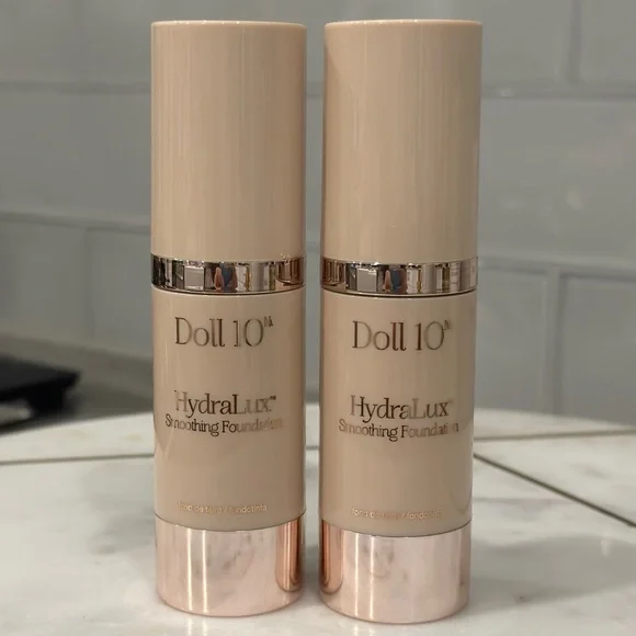 NEW Doll 10 HydraLuxe Smoothing Foundation 1 Fl Oz - Shade Medium Set of 2 - Picture 1 of 10